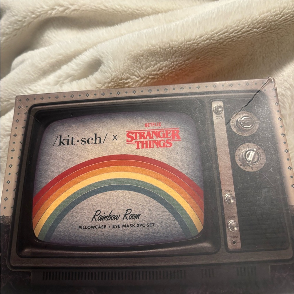 kitsch x Stranger Things Rainbow Room Pillowcase & Eye Mask Set - Multicolor